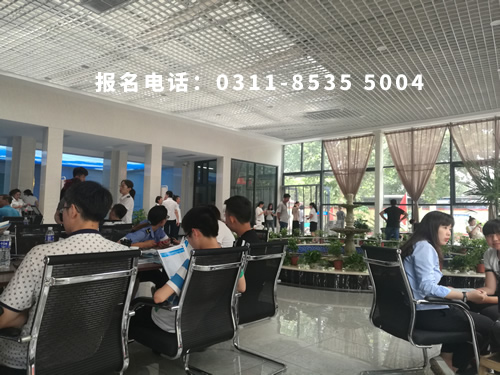 石家莊鐵路技工學校2018報名現場 校園環境 第1張