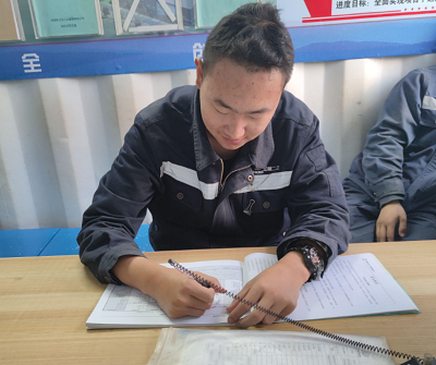 石家莊鐵路學校18級畢業生就業照 學子風采 第2張