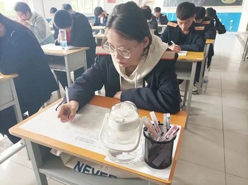 初中畢業上職高還是中專好 招生問答 初中畢業上職高還是中專好 招生問答